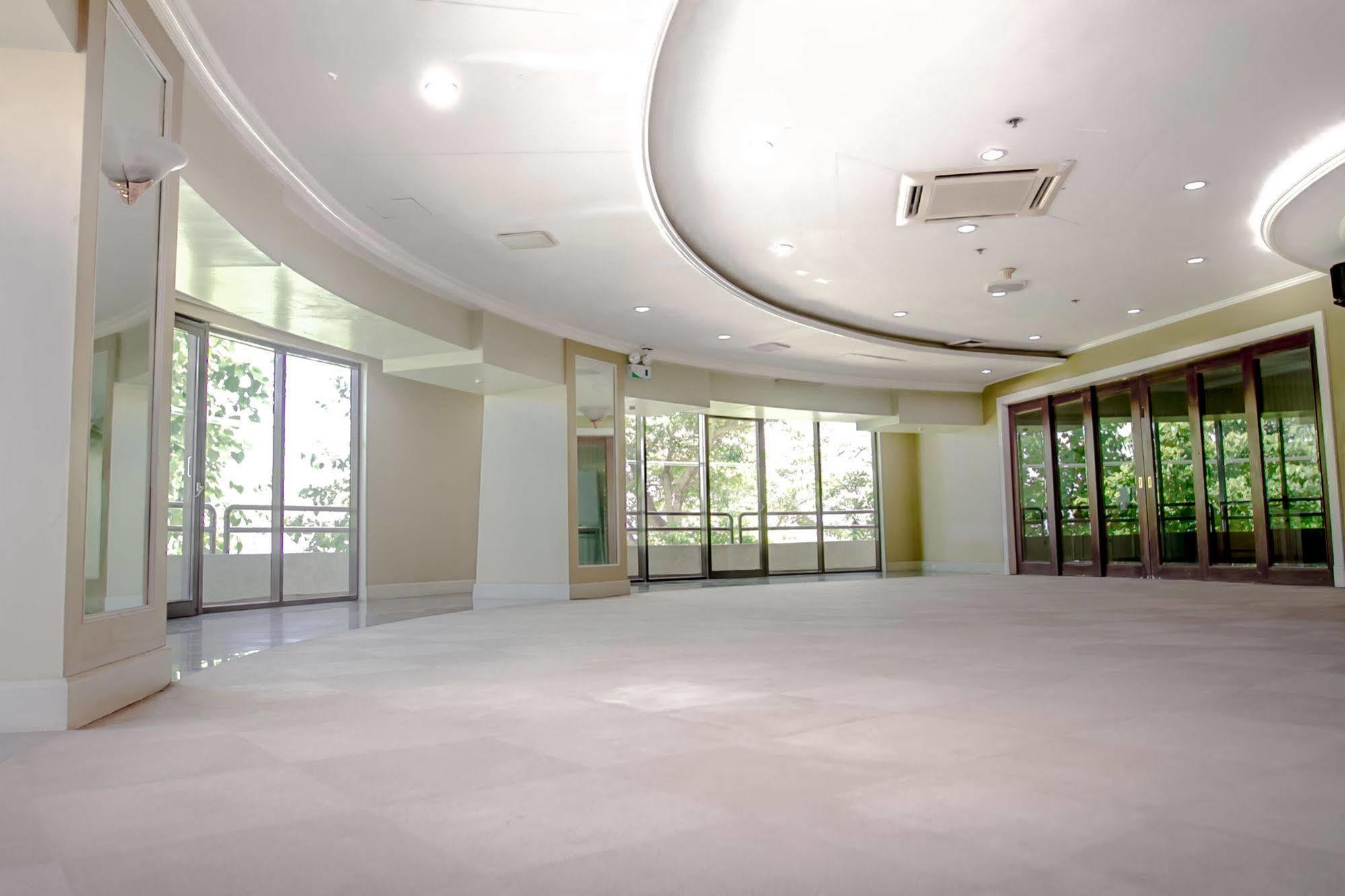 Hotel Eugenio Lopez Center Antipolo Exterior foto