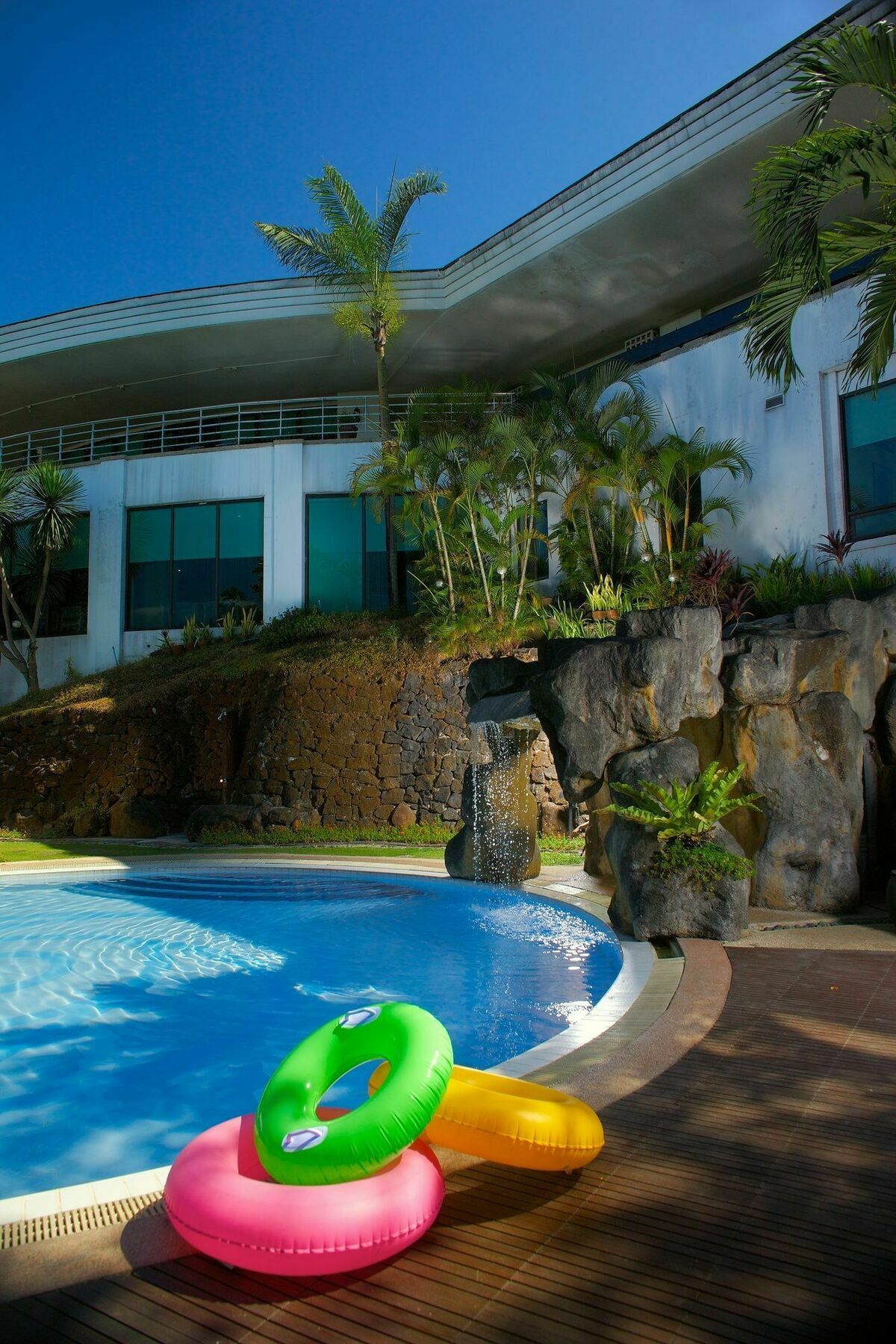 Hotel Eugenio Lopez Center Antipolo Exterior foto